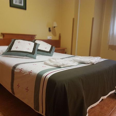 Hostal Los Nogales Кангас-дель-Нарсеа Экстерьер фото