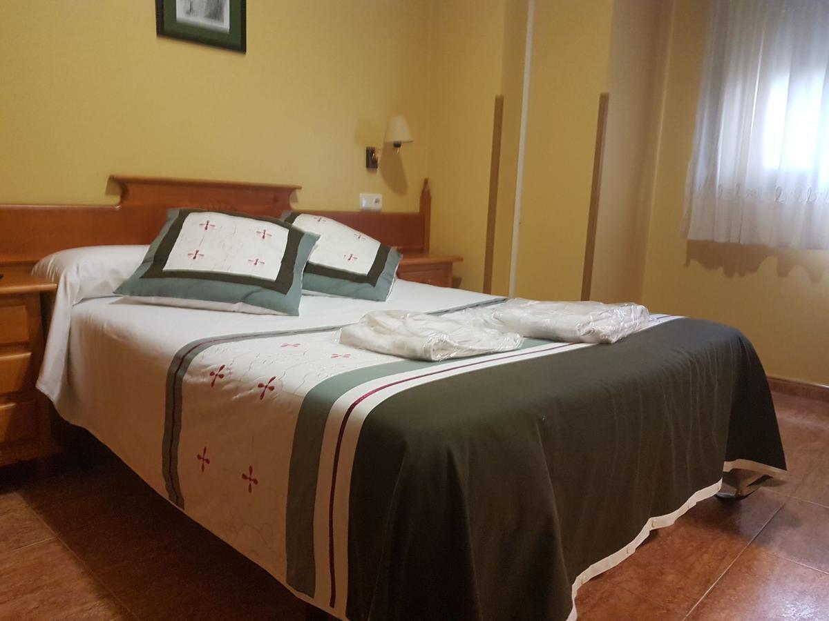 Hostal Los Nogales Кангас-дель-Нарсеа Экстерьер фото