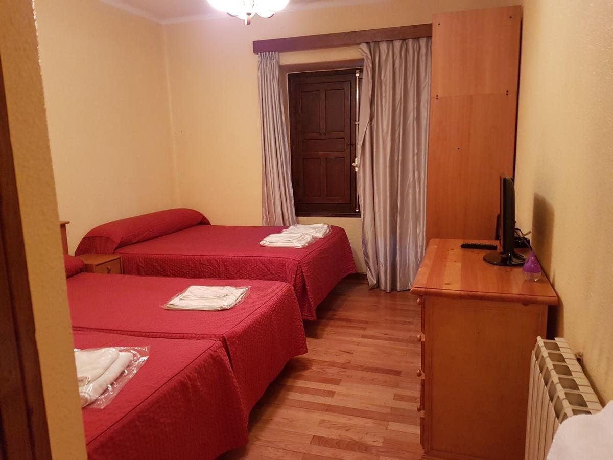 Hostal Los Nogales Кангас-дель-Нарсеа Экстерьер фото